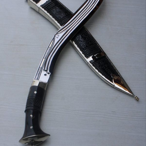 viper strike khukuri (5 chira blade & horn scabbard )